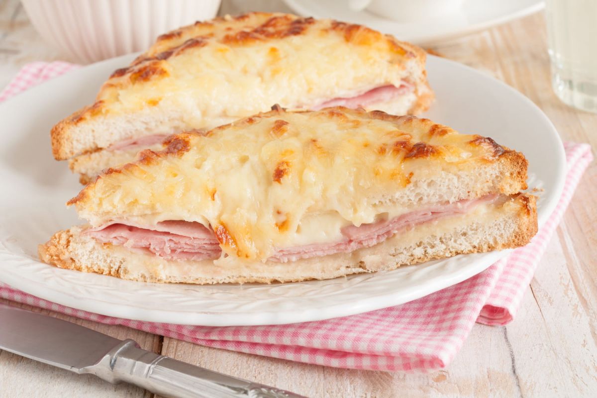 Le secret d'un croque-monsieur parfait : l'ordre des couches