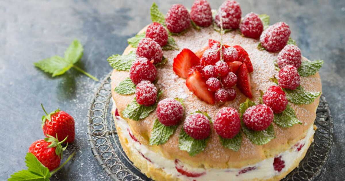 Gâteau aux fruits rouges express