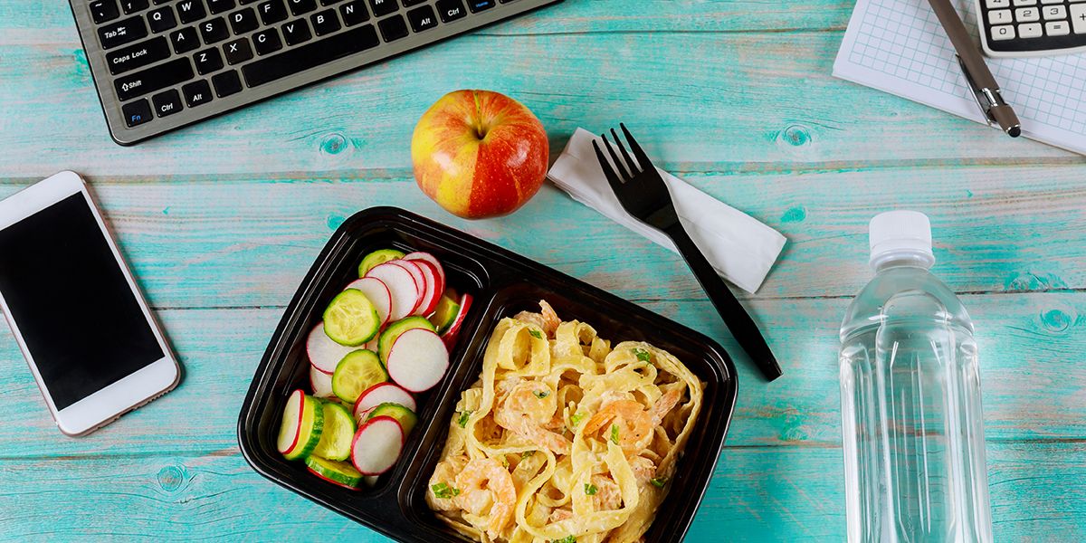 Repas fait maison ou cantine : quel choix pour un déjeuner réussi ?