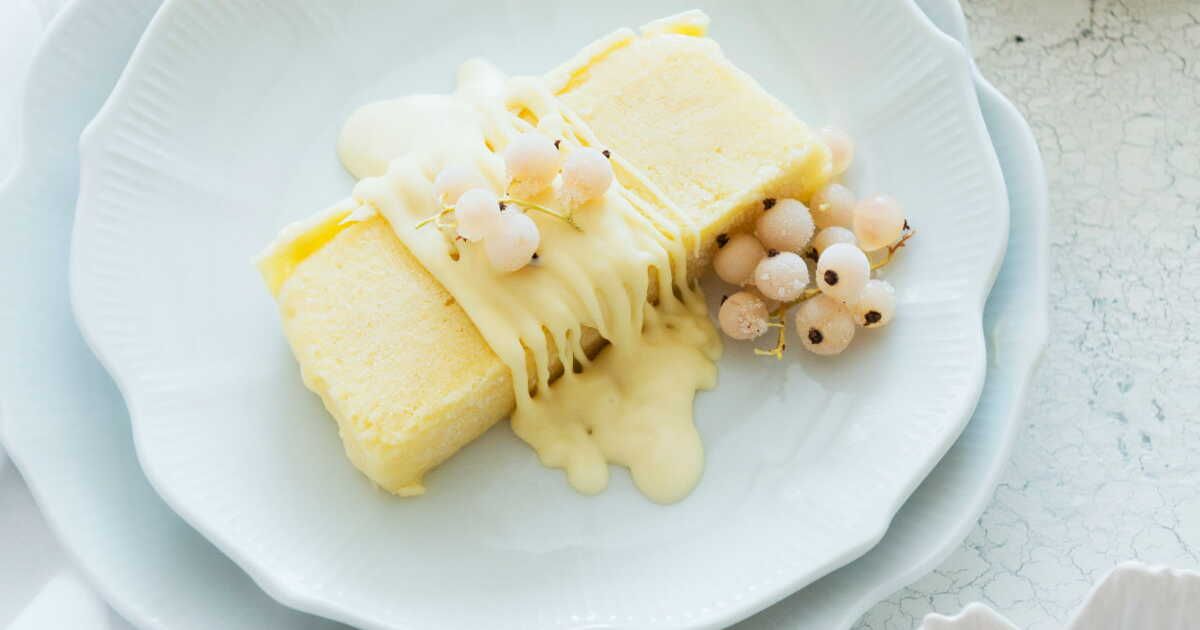 Savourez la légèreté d'un parfait glacé à la mangue