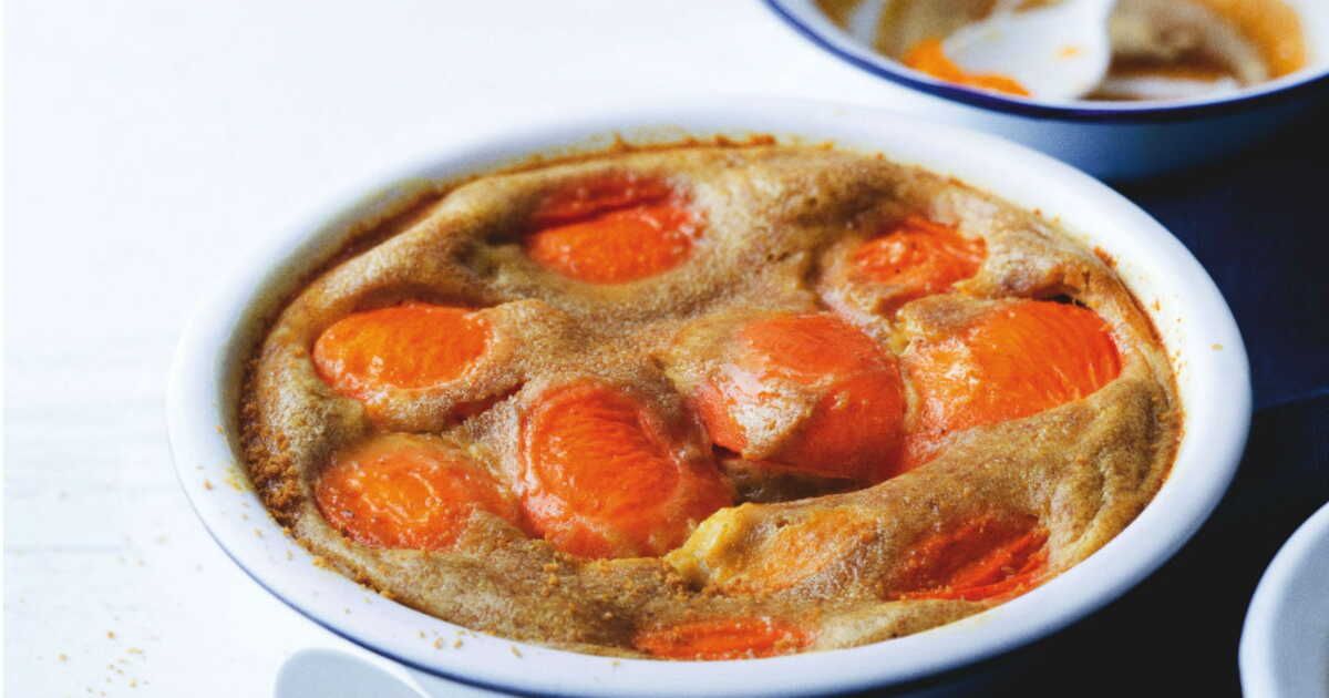 Clafoutis aux abricots et pain d’épices : une douceur estivale à découvrir