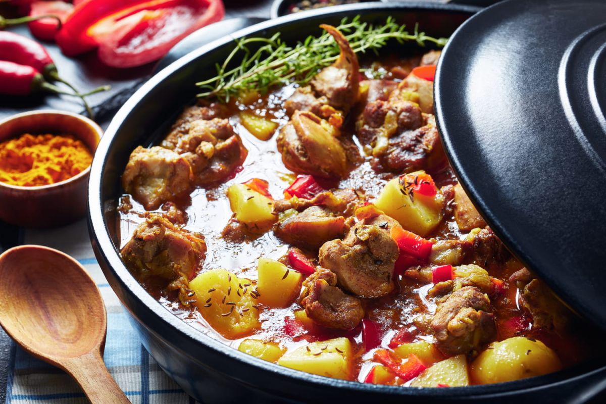 Découvrez le tajine au poulet et aux amandes de Cyril Lignac