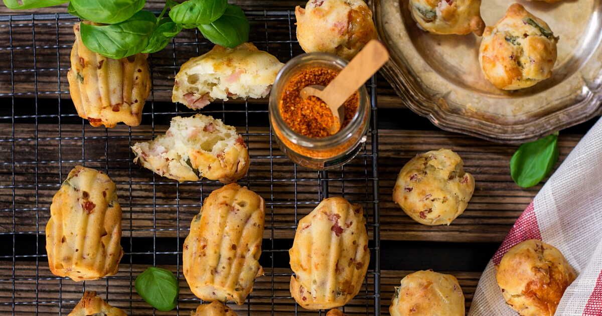Des madeleines aux tomates séchées et au chèvre pour un apéro de Noël réussi