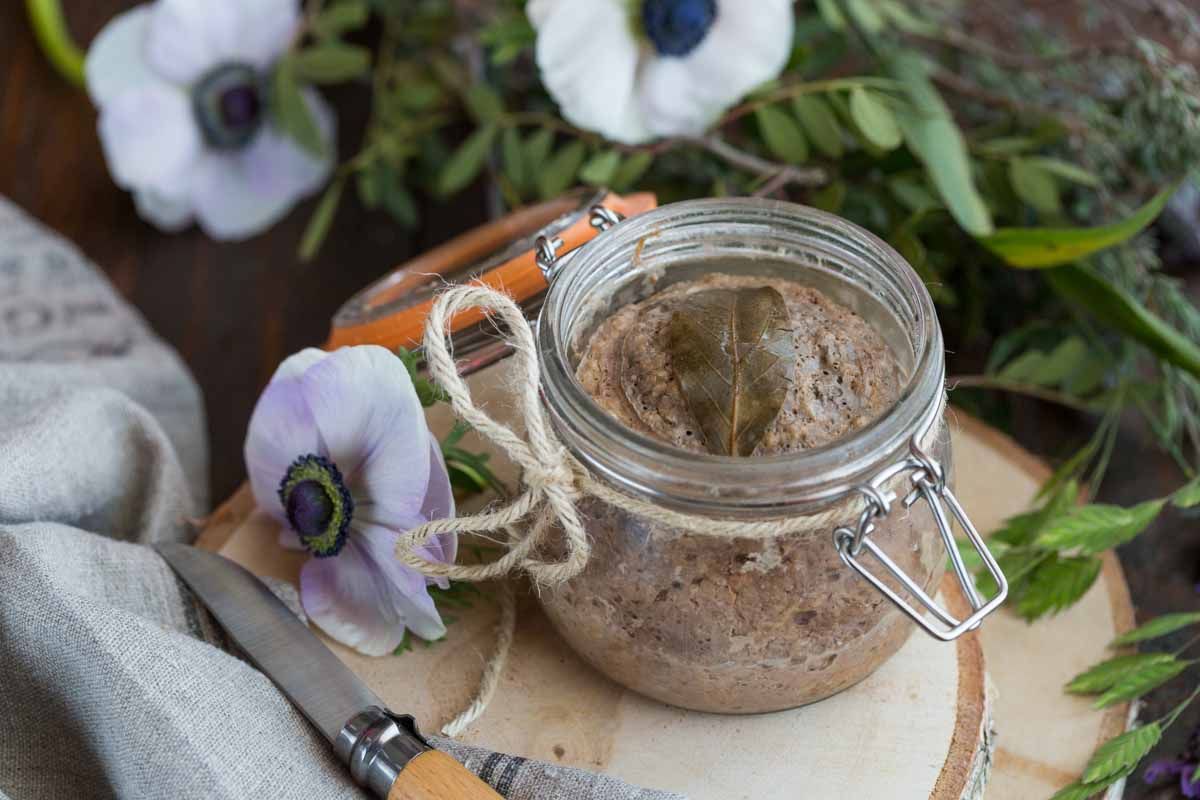 Pâté de campagne à la bière et aux noisettes