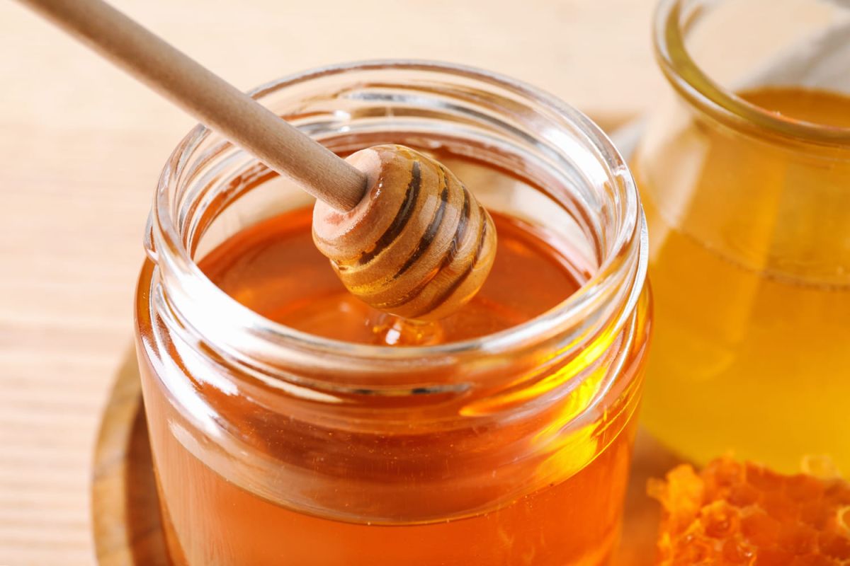 Redonnez vie à votre miel durci : l'astuce d'un apiculteur