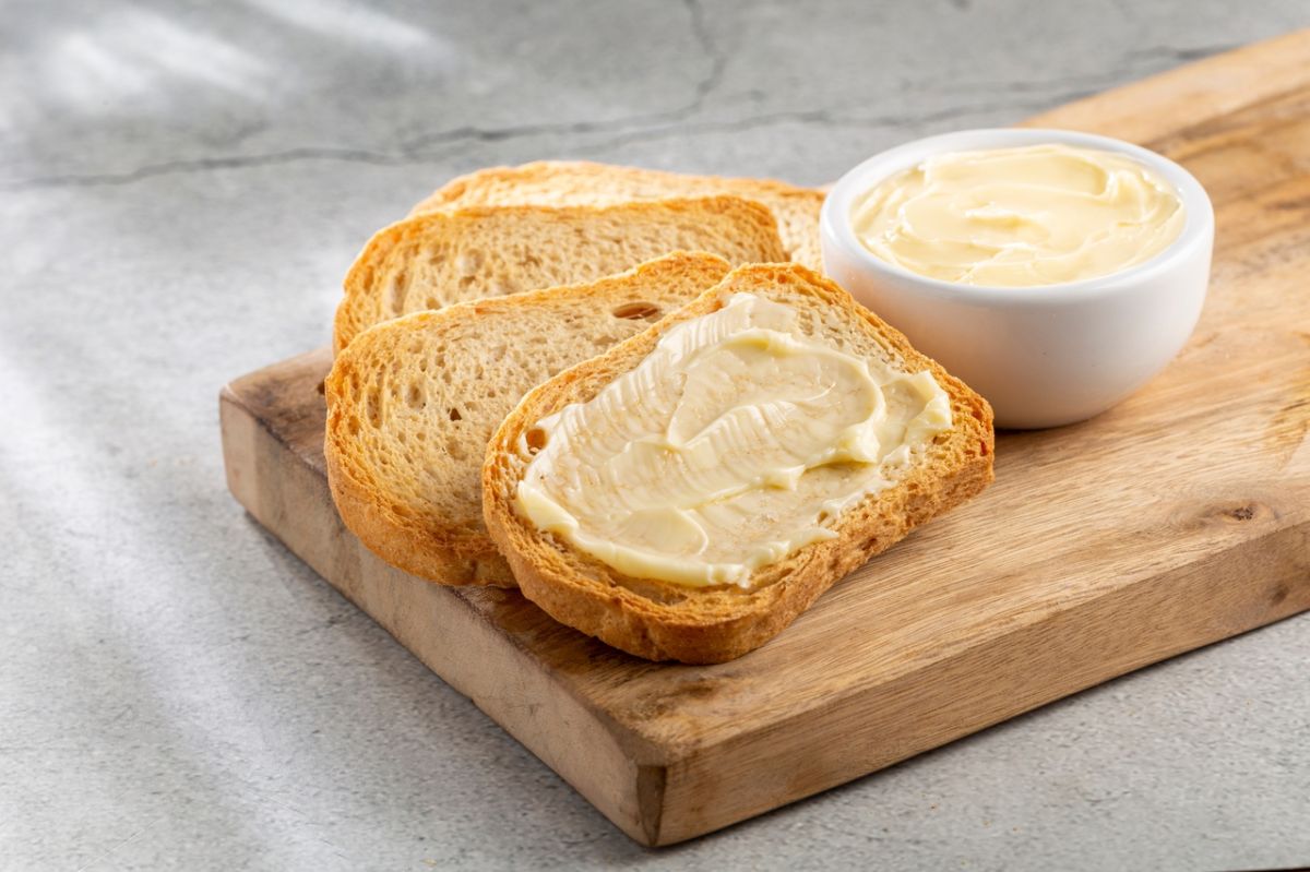 Une étude révèle que la margarine pourrait être plus risquée que le beurre