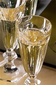La nouvelle bulle qui séduit: les vins effervescents face aux champagnes