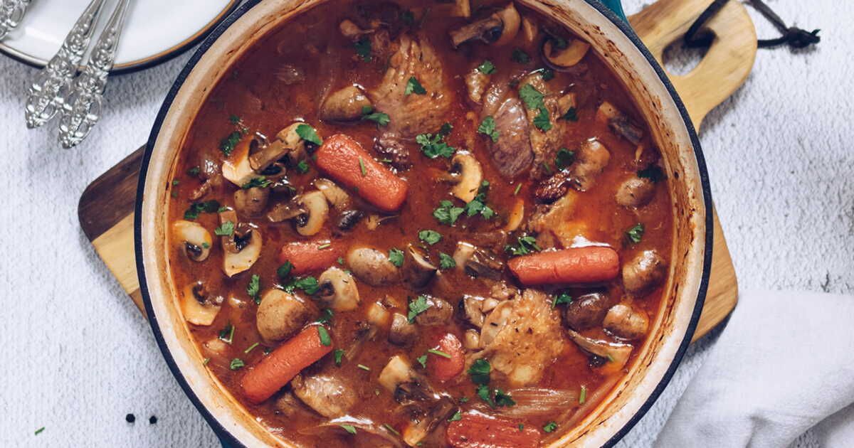 Le plat qui fera l'unanimité à la maison : la recette du bourguignon de poulet