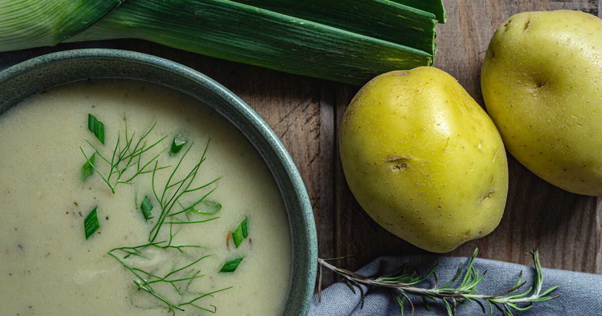Découvrez la soupe de poireaux et pomme de terre qui réchauffe les cœurs